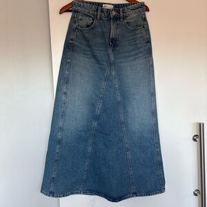 Zara Denim Maxi Skirt — size small like new condition